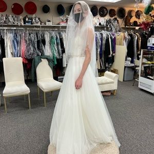 Tulle ivory Nouvelle Amsale wedding dress